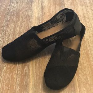 Toms Classic Women’s Lace Up slip on